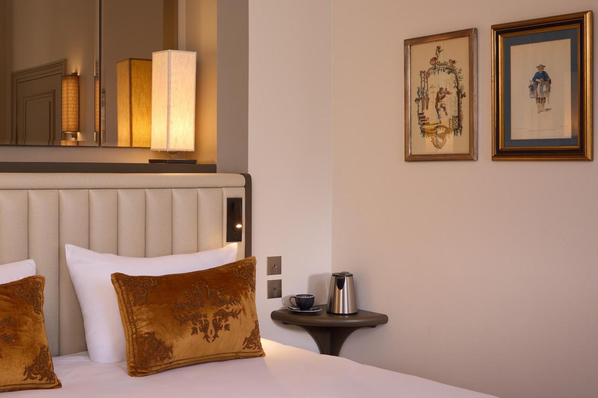 Hotel De Montesquieu 5*